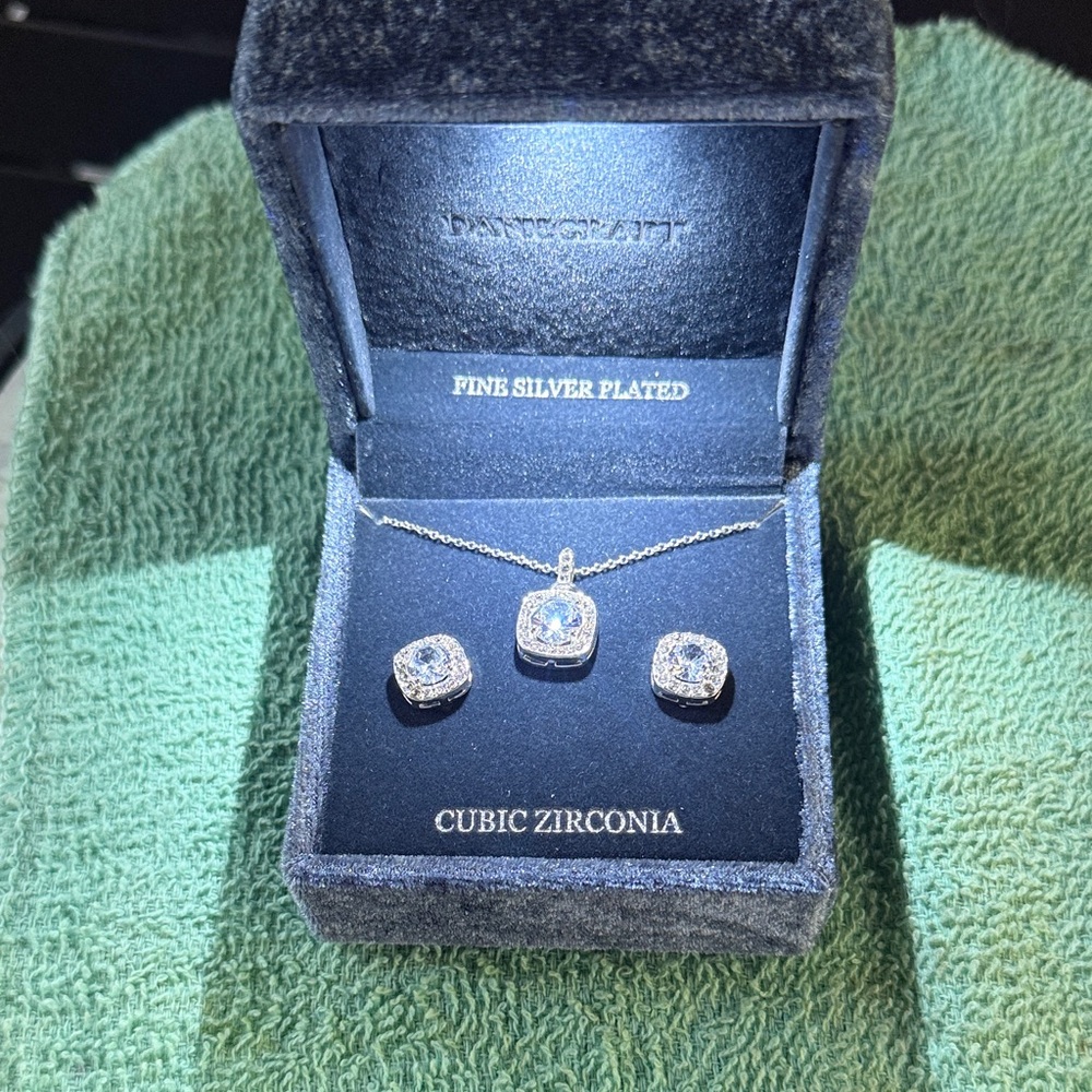 Craft Silver Necklace Set with Cubic Zirconia